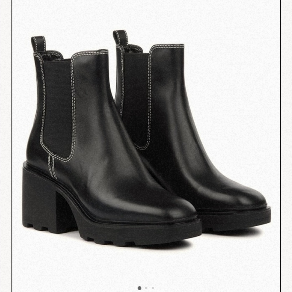 MICHAEL MICHAEL KORS Keisha Leather Lug Sole Chelsea Black Ankle Boots 9.5